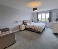 Large 4/5 bedroom house near to Lincoln