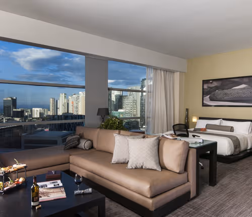 Juan Salvador Agraz 60