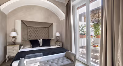 The Renaissance Retreat: Vatican Penthouse with Rooftop Terrace