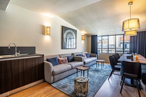 High-Floor Family Home in Montorgueil