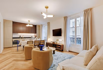Chic Parisian Getaway – Sleeps 8 in Trendy Bastille