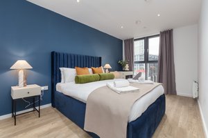 Cable Street Apartment