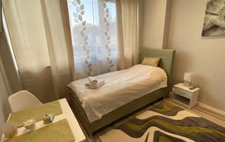 Saarstraße service apartment