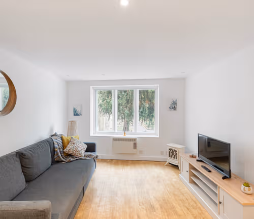 Central Apt-2 Bed 2 Bath-AC unit