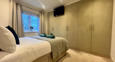 Elegant 5 Bedroom House