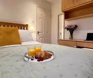 Elegant 5 Bedroom House