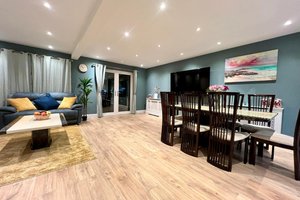 Elegant 5 Bedroom House