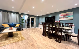 Elegant 5 Bedroom House