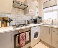 EVEREST LODGE APARTMENTS