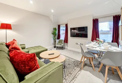 EVEREST LODGE APARTMENTS