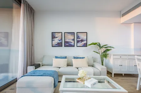 East 40 One Bedroom Apartment