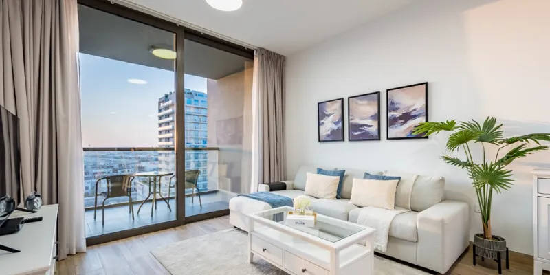 East 40 One Bedroom Apartment