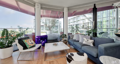 River-View Spectacular