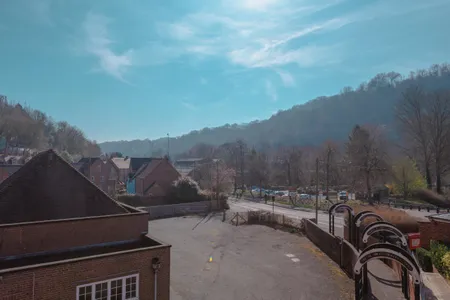 School Path Ironbridge Townhouse with Roof Terrace