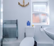 Games Room | Free Park | 3Bed Home in Chester
