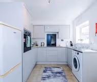 Games Room | Free Park | 3Bed Home in Chester