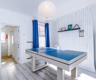 Games Room | Free Park | 3Bed Home in Chester