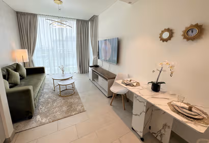 Cozy 1BDR with Sofa Bed - Sobha waves