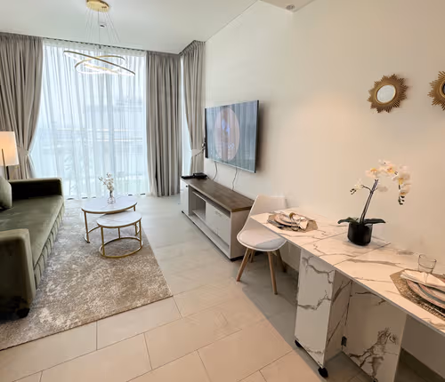 Cozy 1BDR with Sofa Bed - Sobha waves