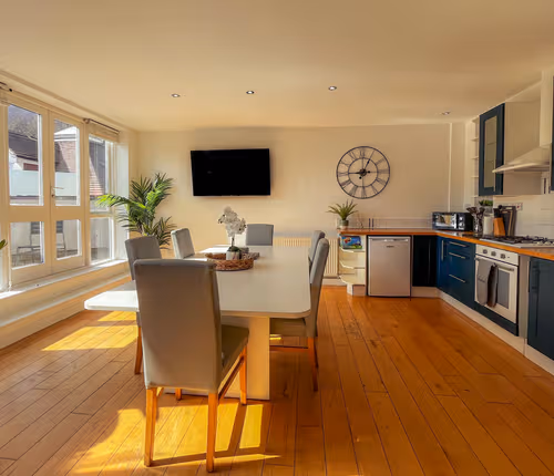 School Path Ironbridge Townhouse with Roof Terrace