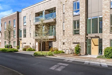 Knightley Avenue 2-bed 2-bath