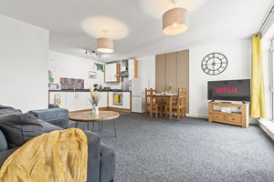 Flat 82 Beauchamp House (Coventry)
