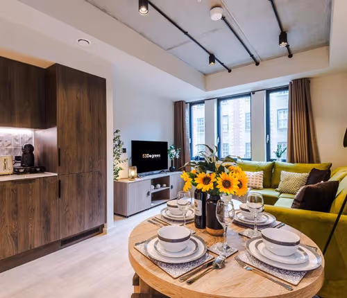 Luxe City Centre 1-Bed with Rooftop & Yoga Studio!