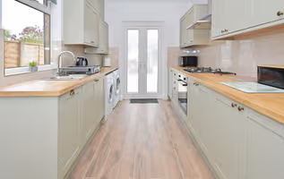 Broad House by Sigma Stays