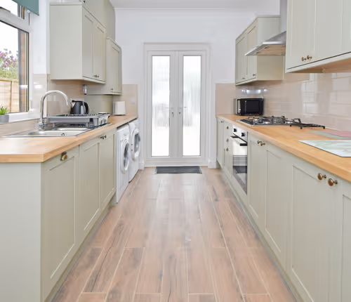 Broad House by Sigma Stays
