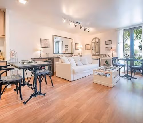 Passeig Colon service apartment