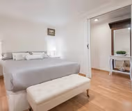 Passeig Colon service apartment
