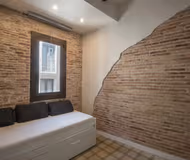Carrer Serviced Apartment