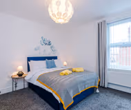 Beautiful 3 Bed Home In Altrincham, Free Parking