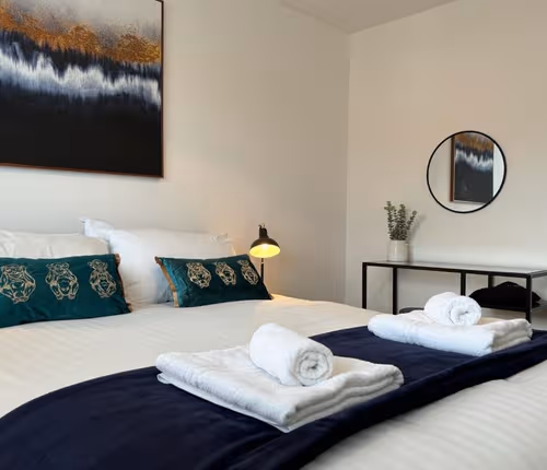 2 Bed Near Shrewsbury Hospital