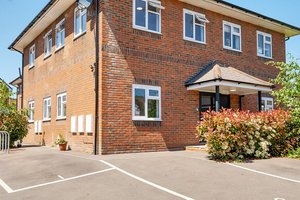 KINGSCLERE ROAD HOUSES