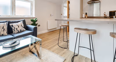 LONDON STREET APARTMENT