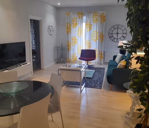 3 Bedroom apt (1615 sq ft)