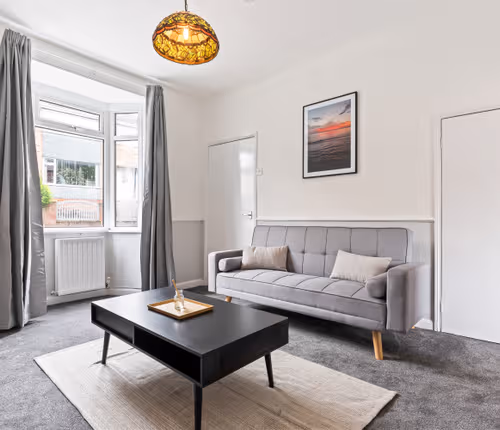 2 Victoria Terrace (Loftus)