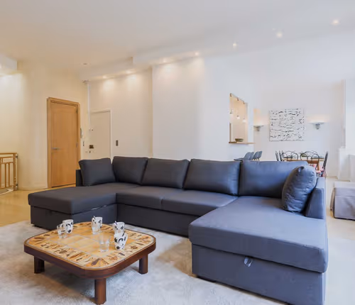 Av. du Recteur Poincaré Serviced Apartment, Mobility Lease