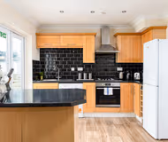 Business & Long Stays- Sleeps 7