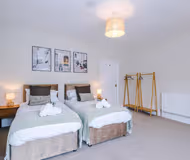 Spacious 4 Bedroom Home in Crewe