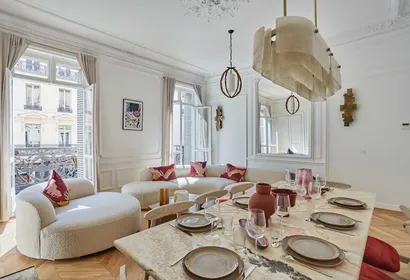 Exceptional 4-bedroom apartment on Rue du 4 Septembre, Opera - Vendome