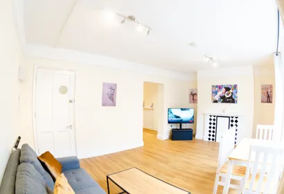 Cozy 4-Guest Getaway in the Heart of Ipswich