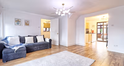 4BR 2BATH House with FREE Parking in Rivenhall