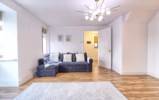 4BR 2BATH House with FREE Parking in Rivenhall