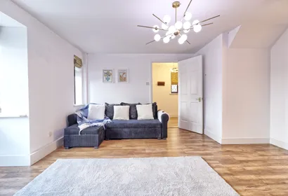 4BR 2BATH House with FREE Parking in Rivenhall