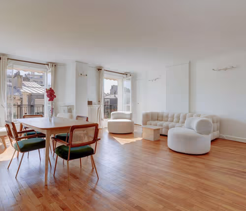 Rue de la Pompe Serviced Apartment in Passy, Mobility Lease