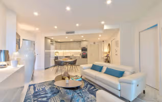 Av. des Frères Roustan Serviced Apartment