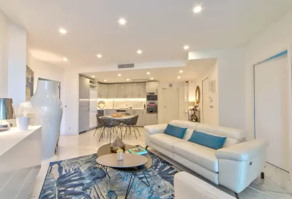 Av. des Frères Roustan Serviced Apartment