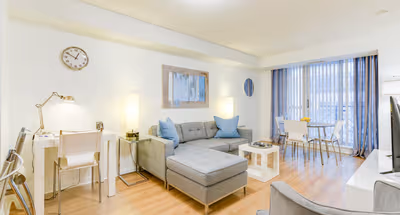 Memento Simcoe Street Apartment